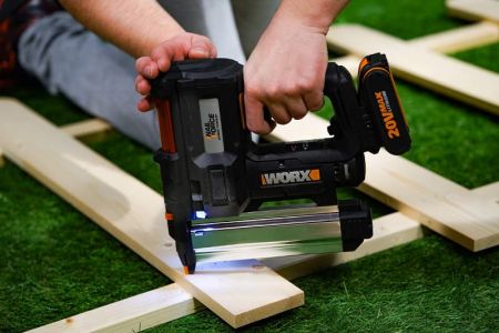 Гвоздезабивной пистолет аккумуляторный WORX WX842, 20V