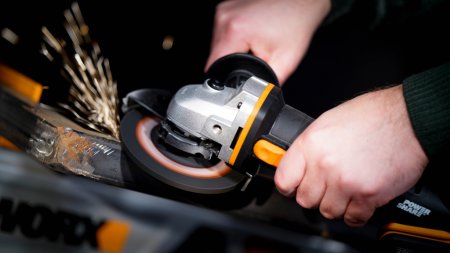 Угловая шлифмашина WORX WX803.9 аккумуляторная 20V, 125мм, Без аккумулятора и зарядного устройства Угловая шлифмашина WORX WX803.9 аккумуляторная 20V, 125мм, Без аккумулятора и зарядного устройства
