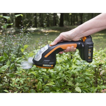 Ножницы для стрижки травы и кустарников в комплекте с тяпкой WG801E.5, c АКБ 1*2Ач и ЗУ, 1 аккумулятор 2 Ач + зарядное устройство