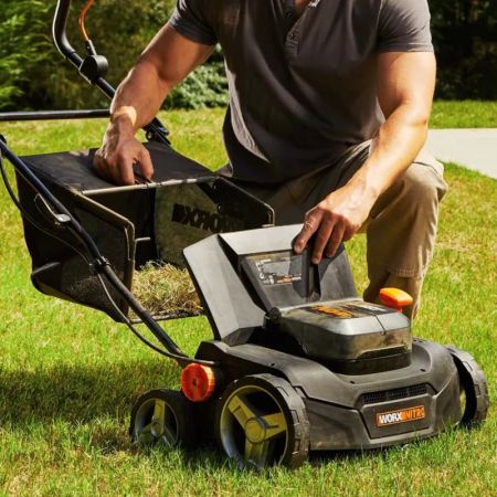 Аэратор-скарификатор WORX NITRO WG855E 40V 36см бесщеточный аккумуляторный