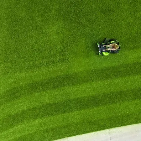 Райдер садовый аккумуляторный с нулевым радиусом разворота GREENWORKS Zero Turn Crossover, GC82ZT107, 82V (7404107)