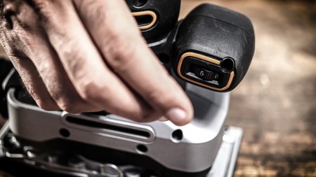 Виброшлифмашина WORX WX642.1 электрическая 220V 270Вт, в кейсе