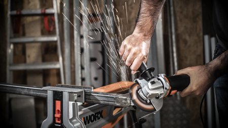 Угловая шлифмашина WORX WX711.1 электрическая 220V, 750Вт, 115мм, в кейсе Угловая шлифмашина WORX WX711.1 электрическая 220V, 750Вт, 115мм, в кейсе