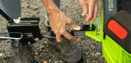 Трактор садовый аккумуляторный GREENWORKS GC82LT107, 82V, без АКБ и ЗУ (7404507)