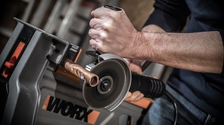 Угловая шлифмашина WORX WX711.1 электрическая 220V, 750Вт, 115мм, в кейсе Угловая шлифмашина WORX WX711.1 электрическая 220V, 750Вт, 115мм, в кейсе